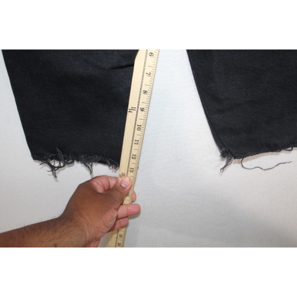 Agolde Women Black Denim Shorts Button Fly Raw Hem Size 25 - Picture 8 of 11